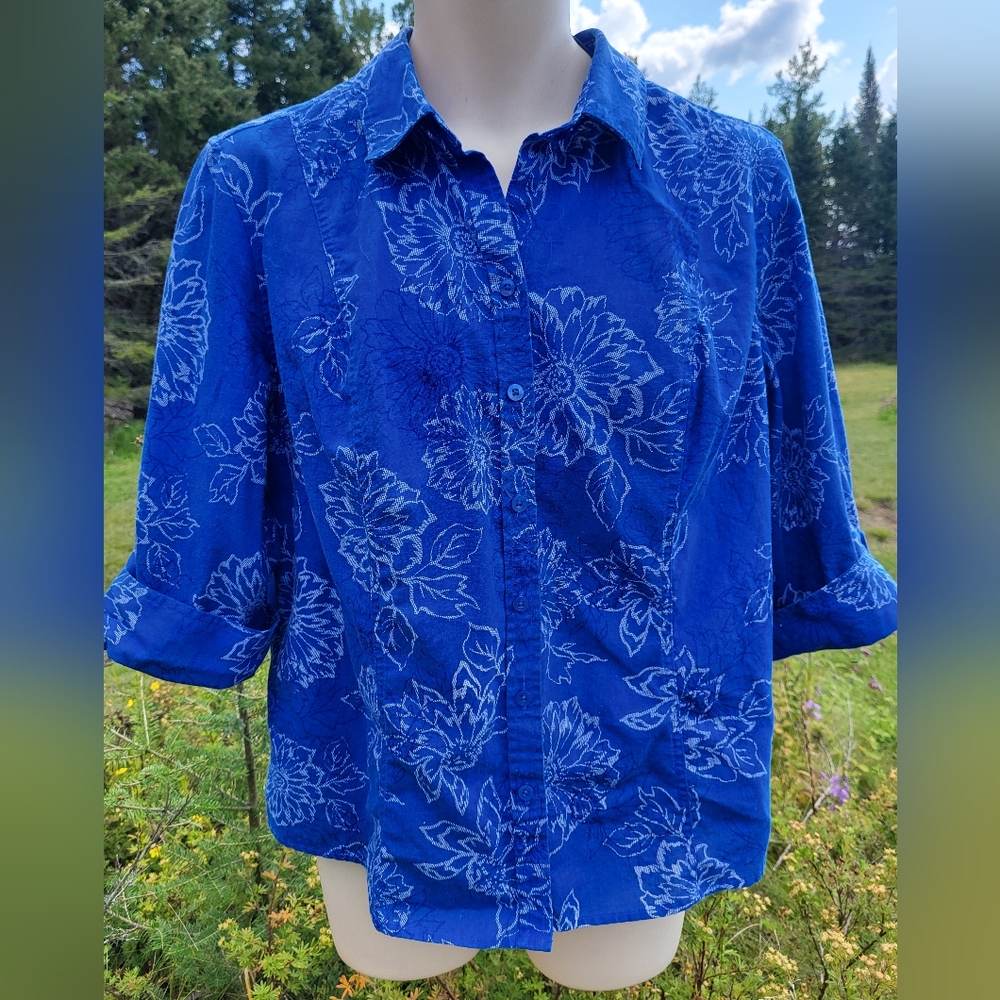 "Classic Button Down" Northern Reflections Blue Floral Blouse